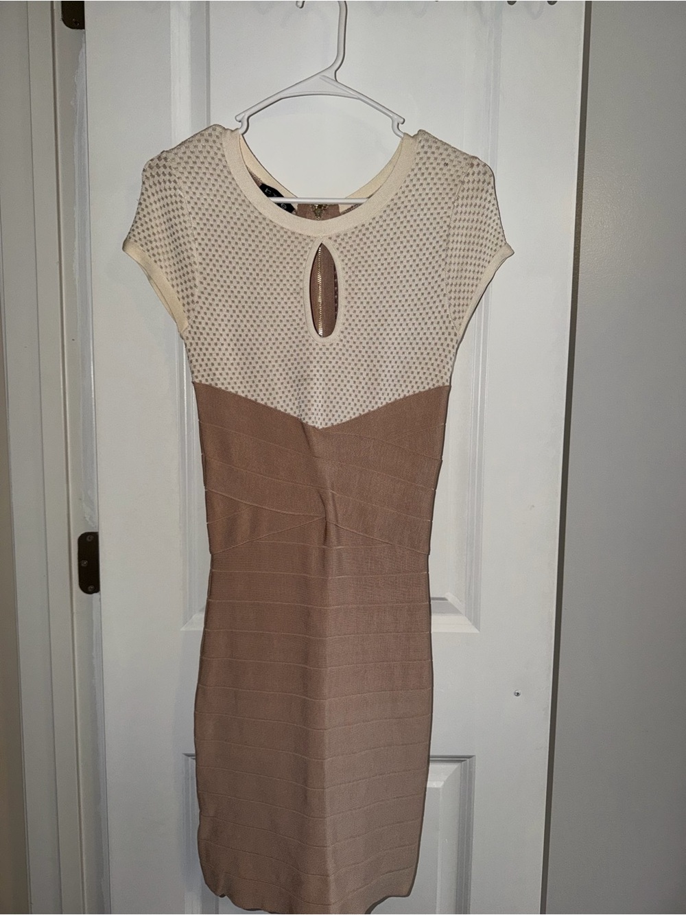 Bebe - Beige & Cream Keyhole Bandage Dress